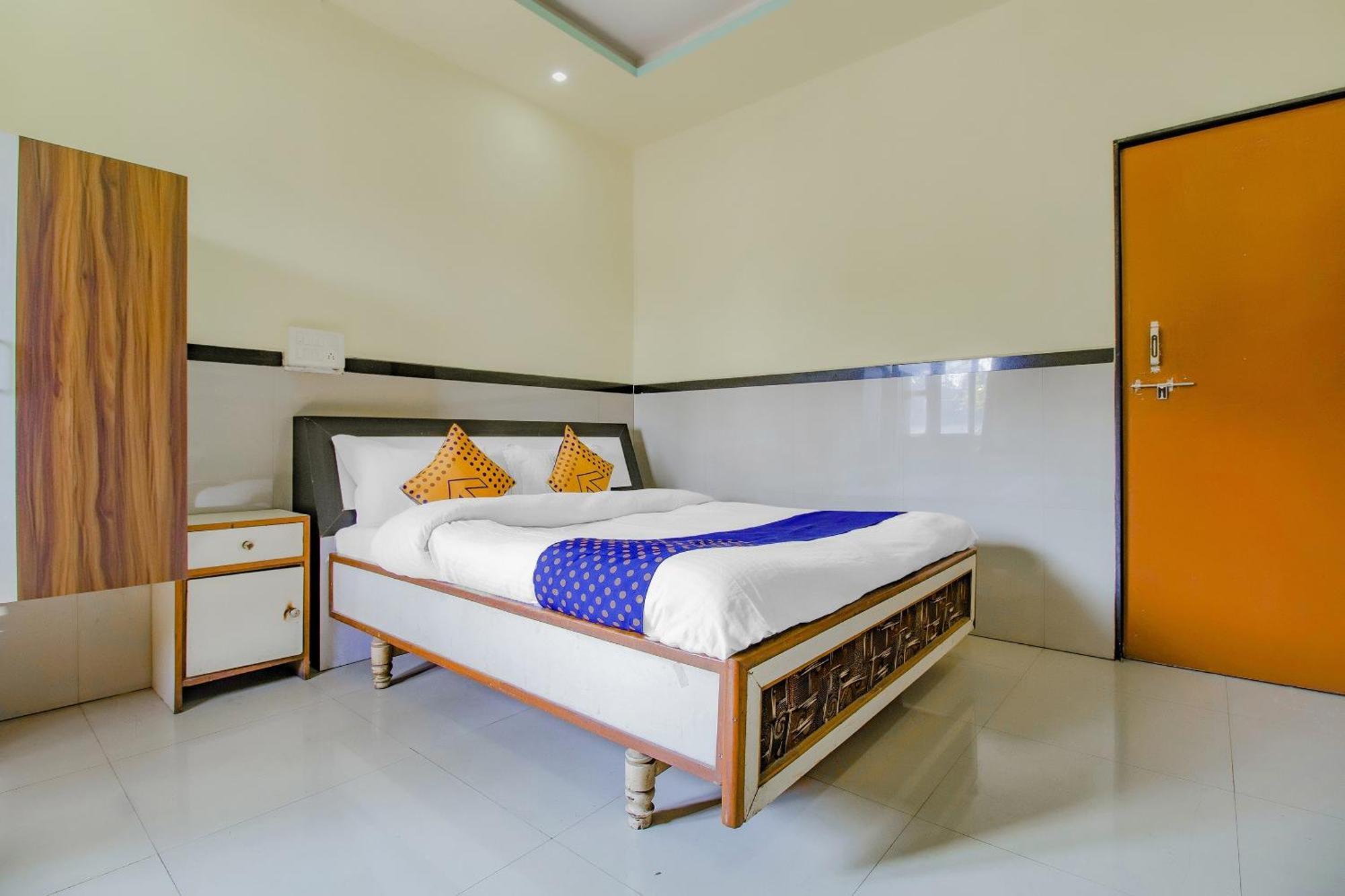 Spot On Indirasagar Executive Hotel Kolhapur Exterior photo